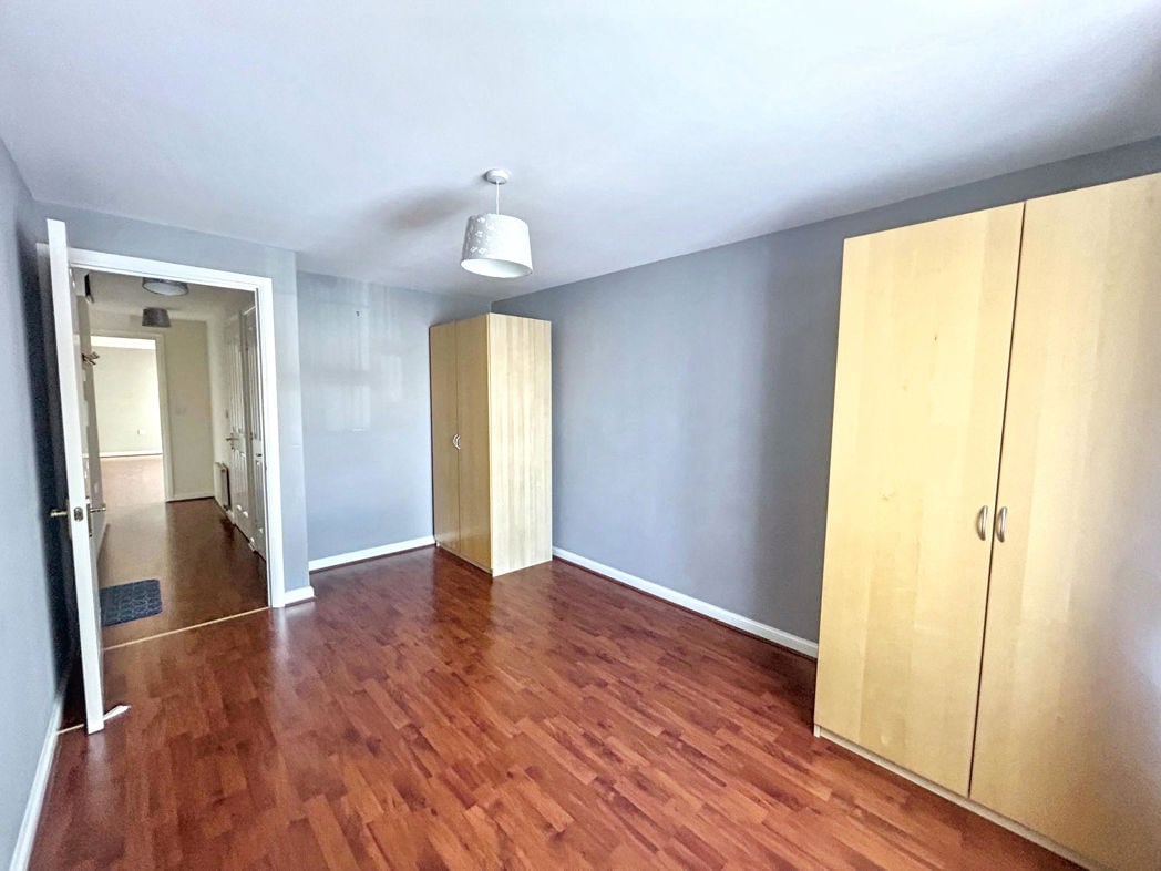 Property image 8 of 9