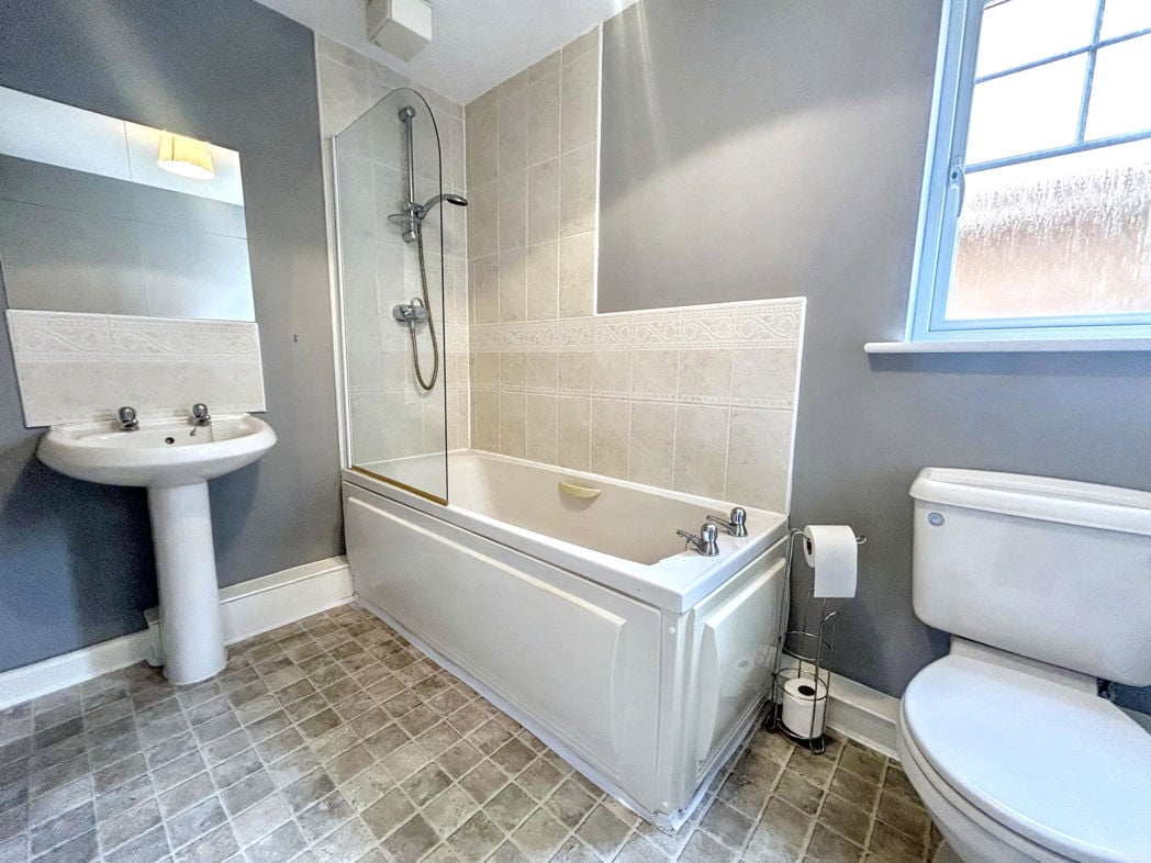 Property image 4 of 9