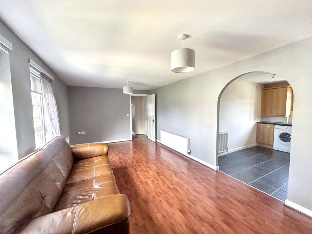 Property image 3 of 9