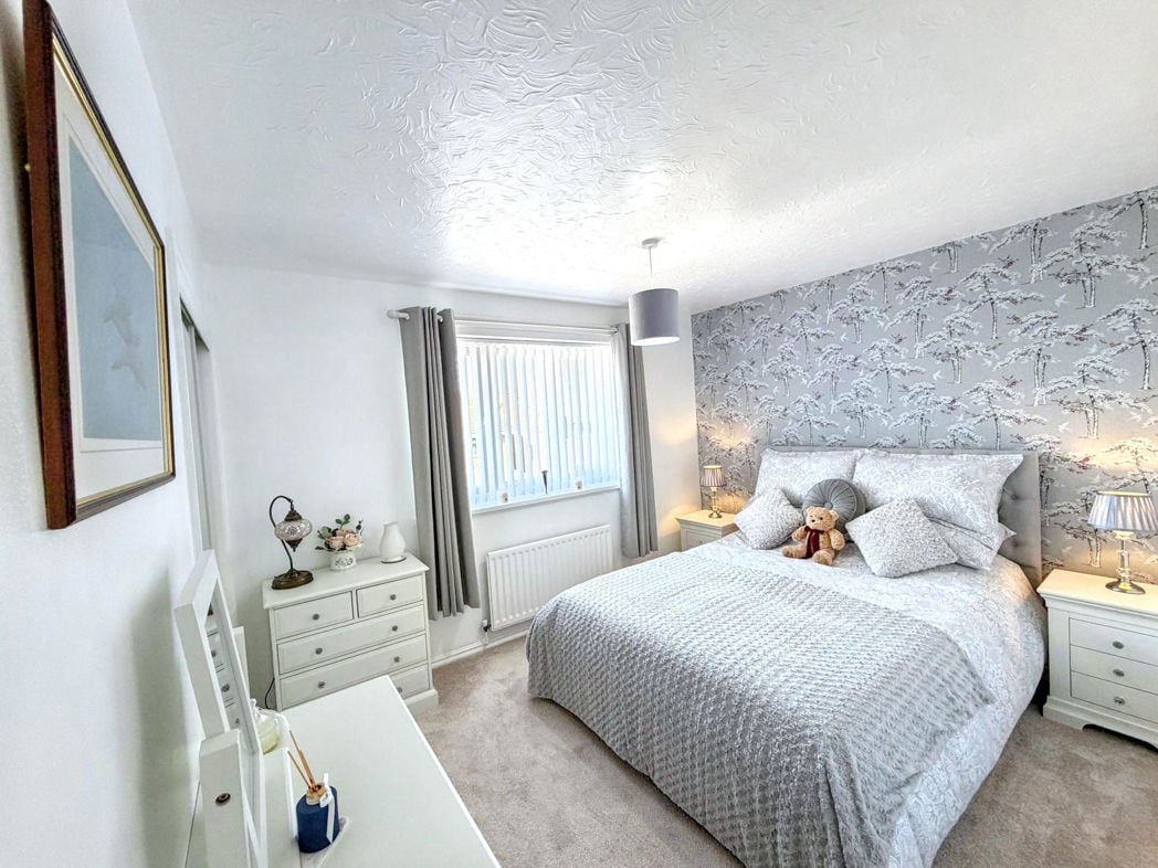 Property image 12 of 17