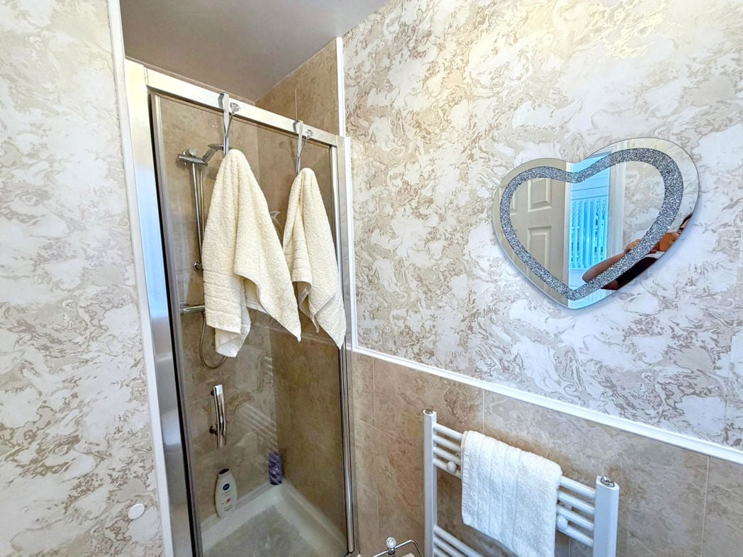Property image 11 of 17