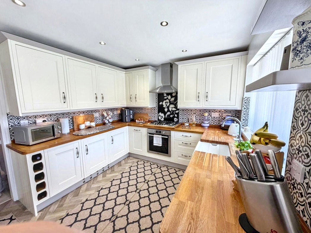 Property image 4 of 17