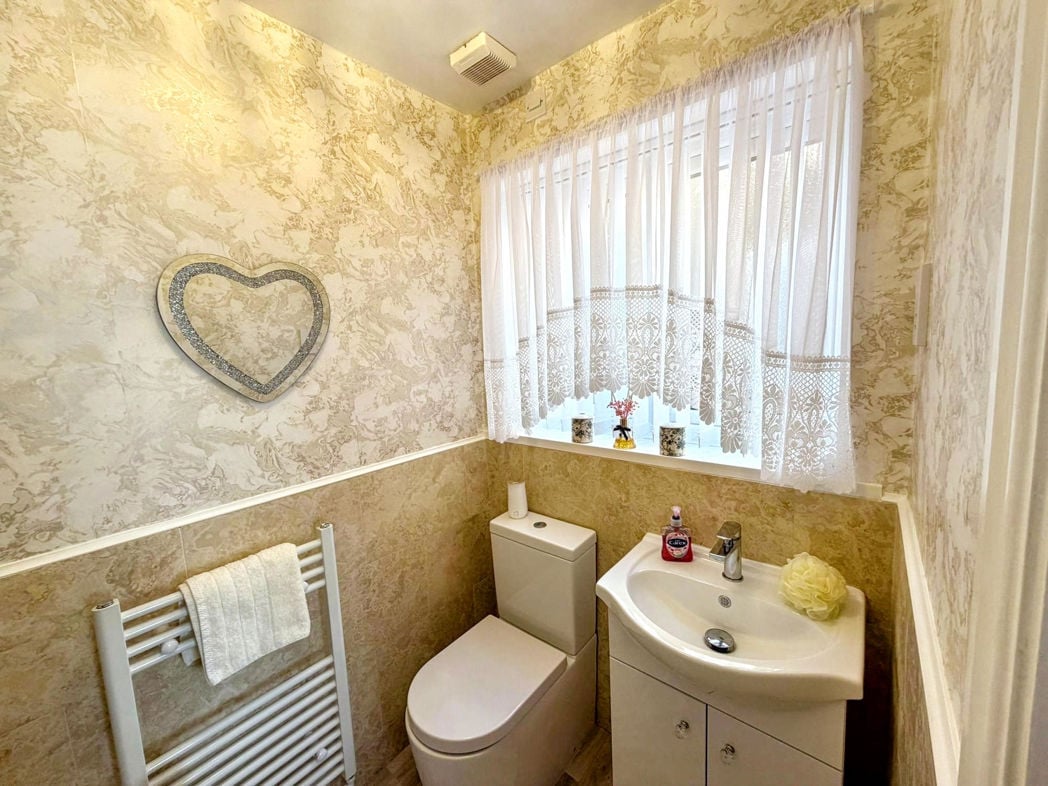 Property image 10 of 17