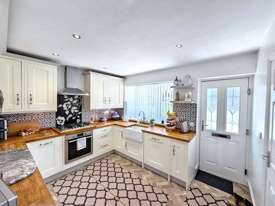 Property image 5 of 17