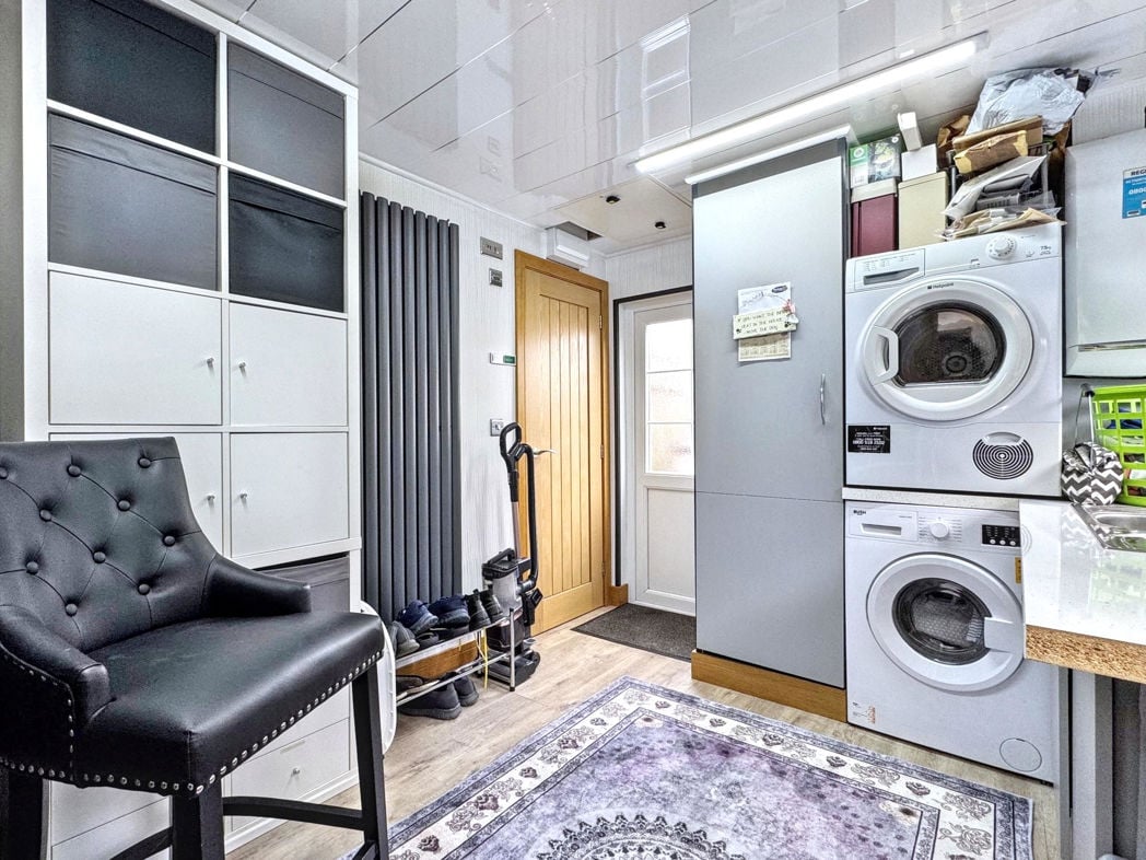 Property image 11 of 27