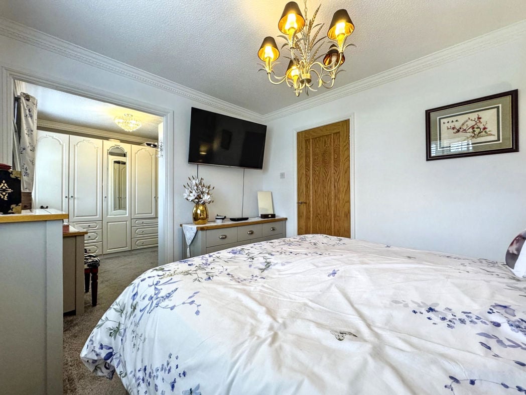 Property image 15 of 27