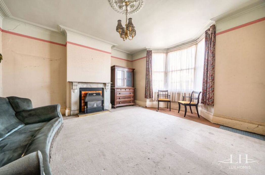 Property image 2 of 20