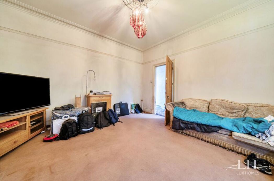 Property image 3 of 20
