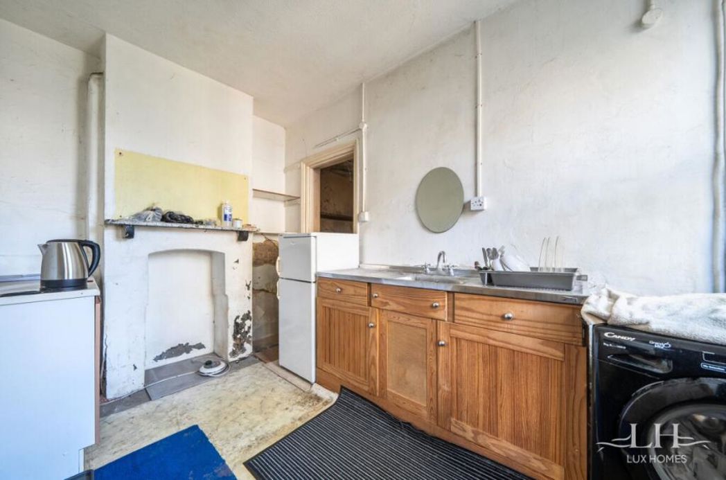 Property image 8 of 20