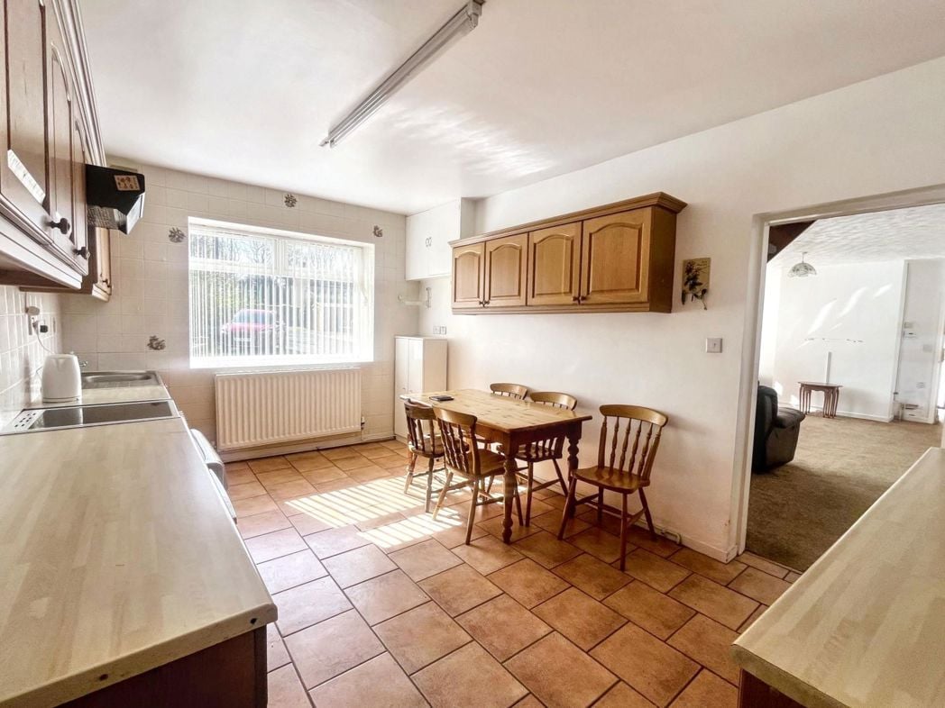 Property image 9 of 16