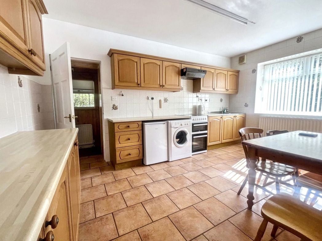Property image 2 of 16
