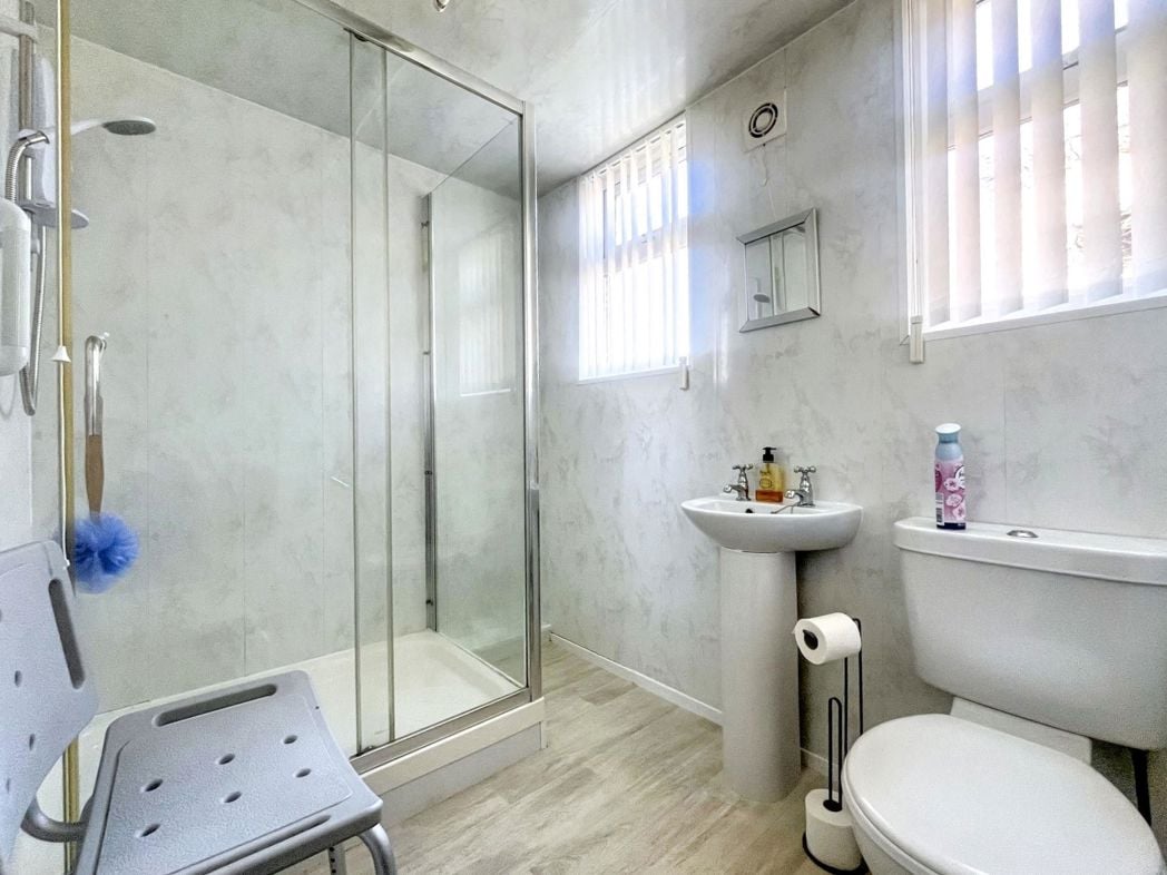 Property image 11 of 16