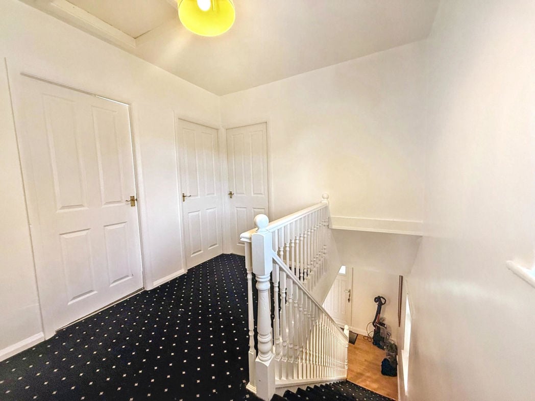 Property image 8 of 16