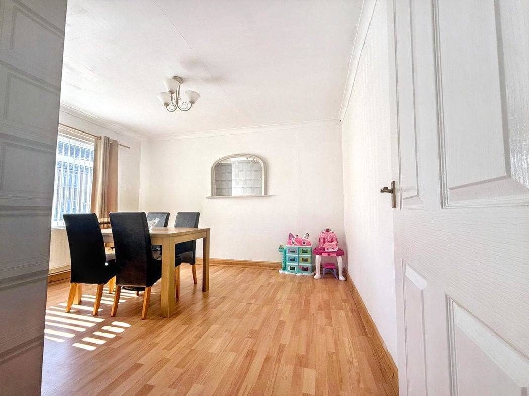 Property image 14 of 16