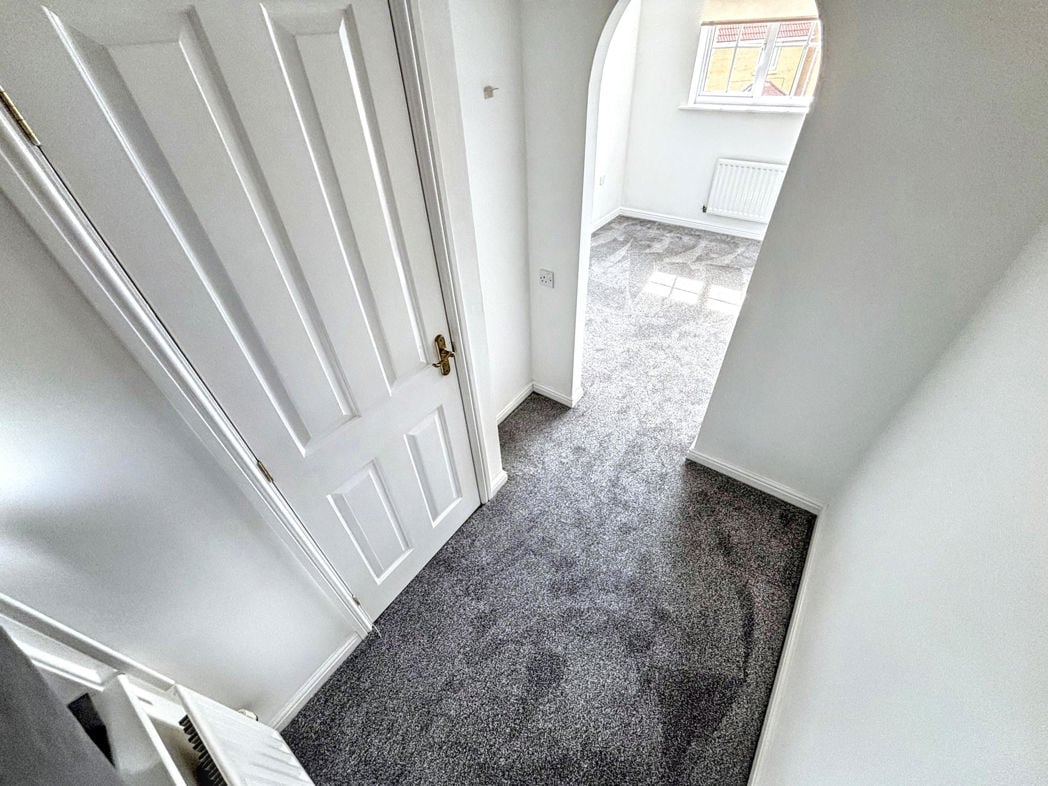 Property image 11 of 21