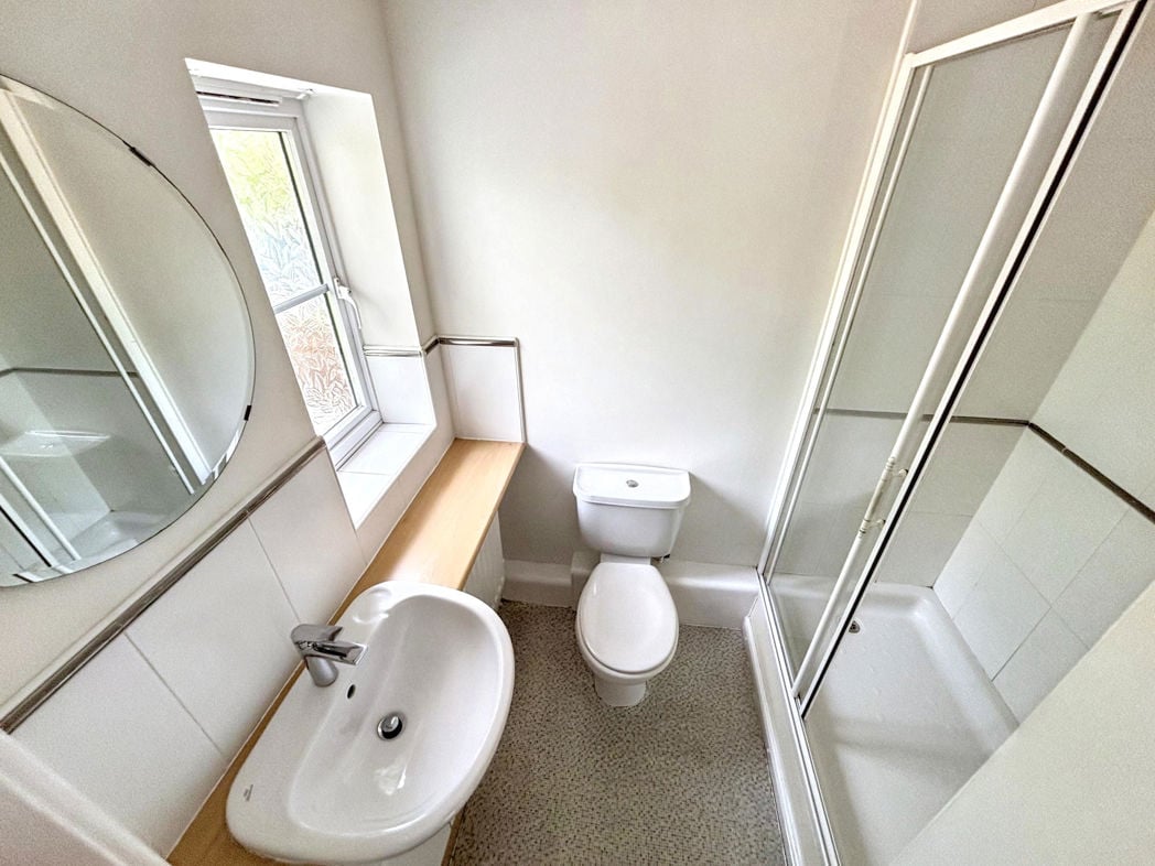 Property image 12 of 21