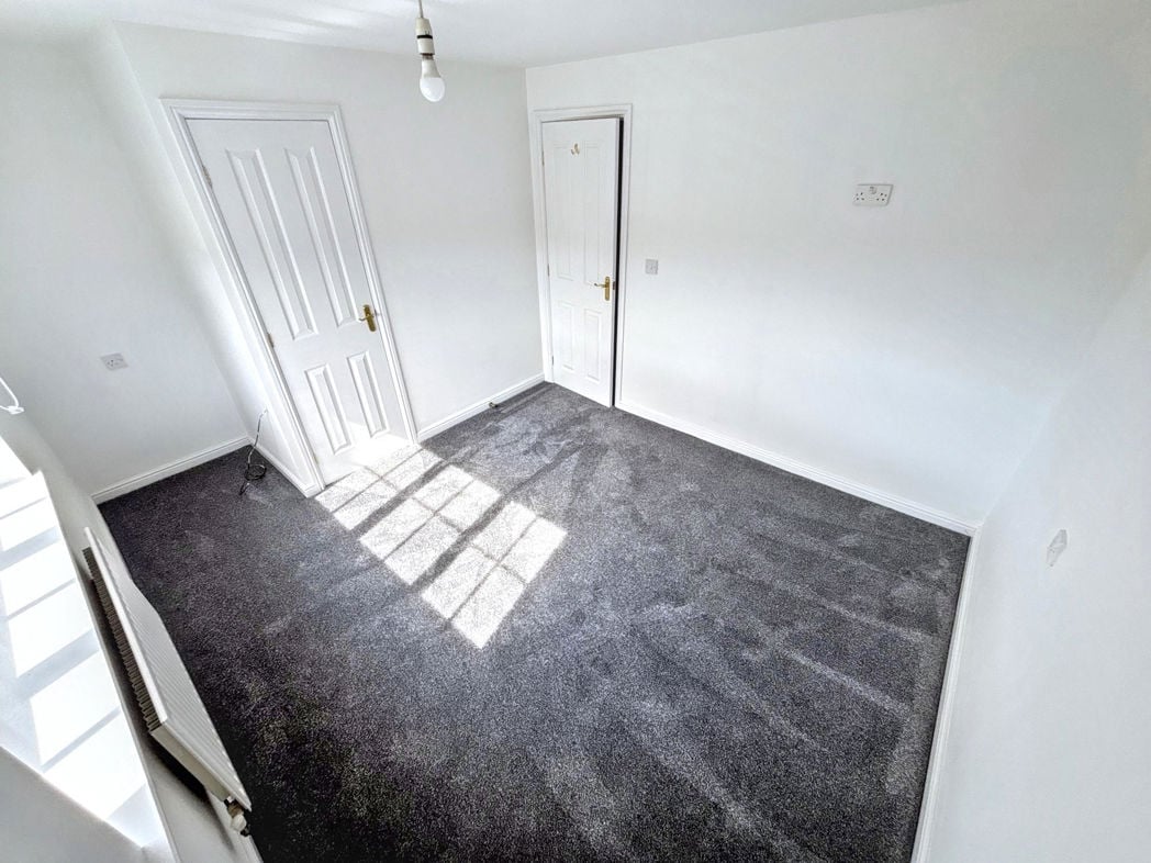 Property image 14 of 21