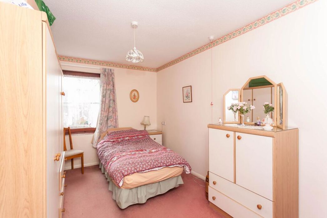 Property image 5 of 8