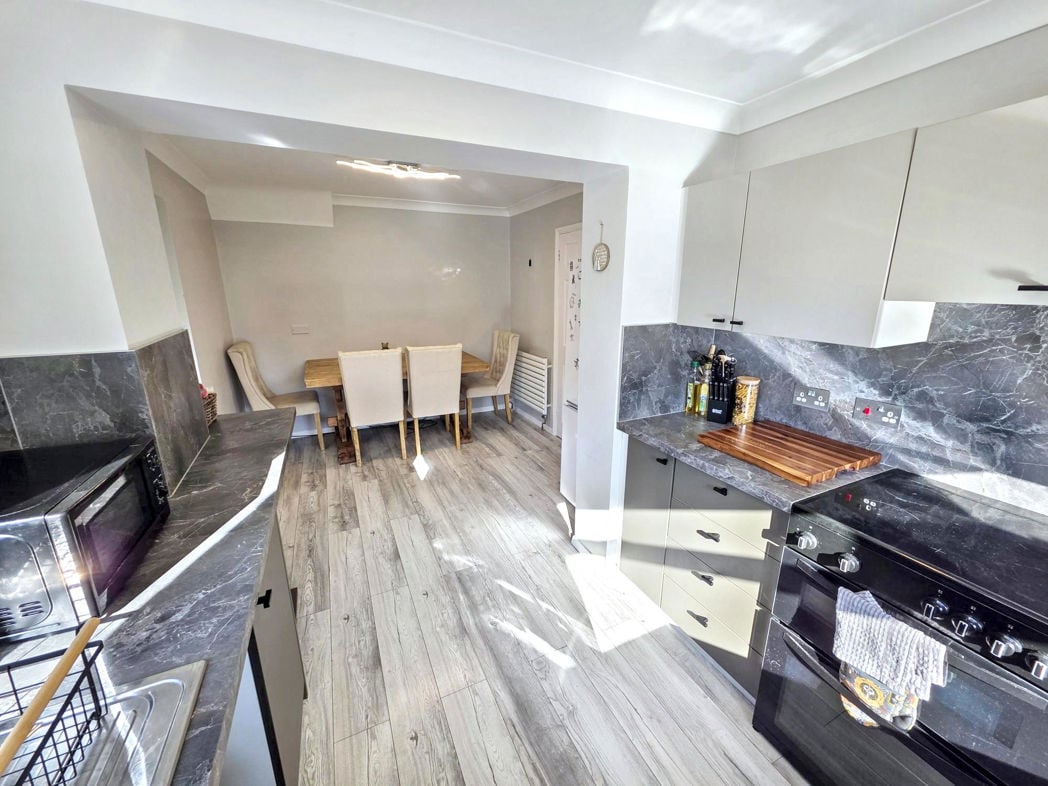 Property image 8 of 24