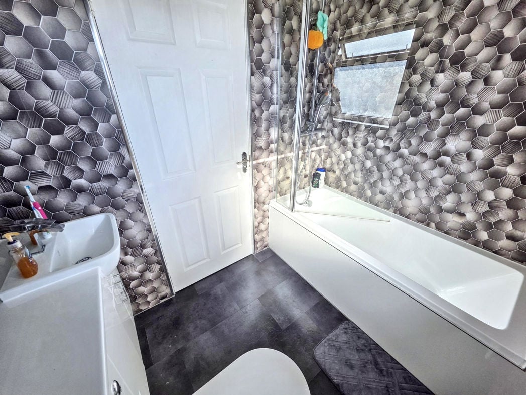 Property image 18 of 24