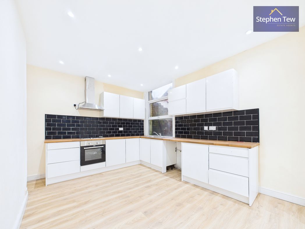 Property image 2 of 18