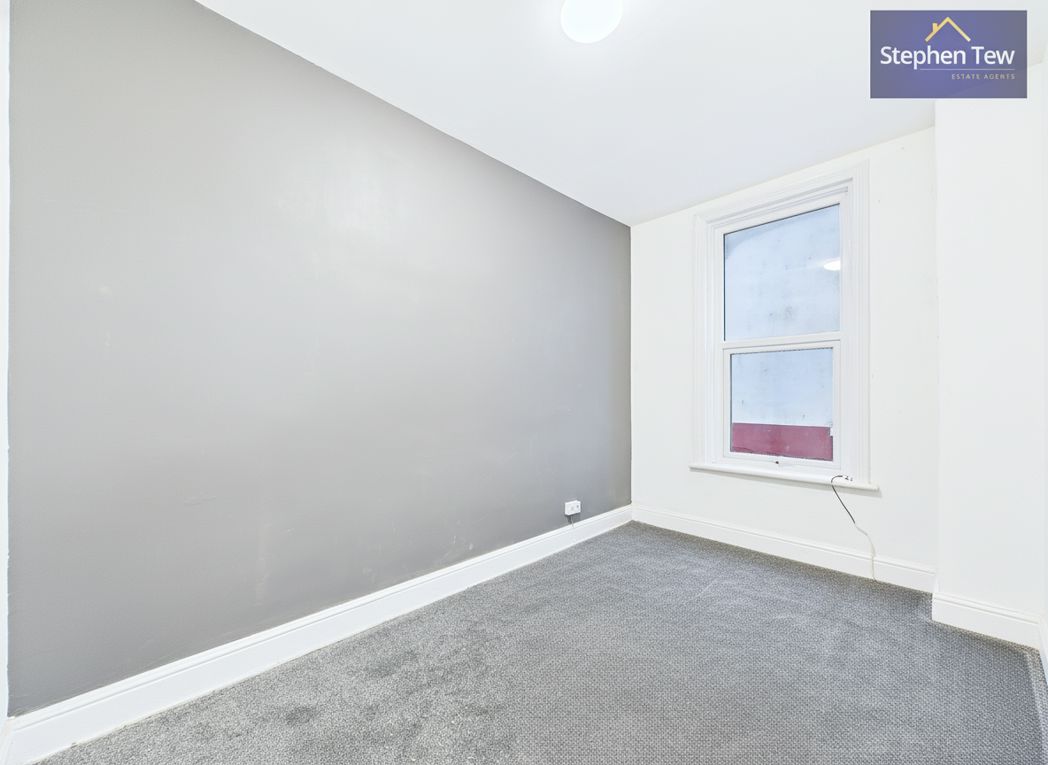 Property image 11 of 18