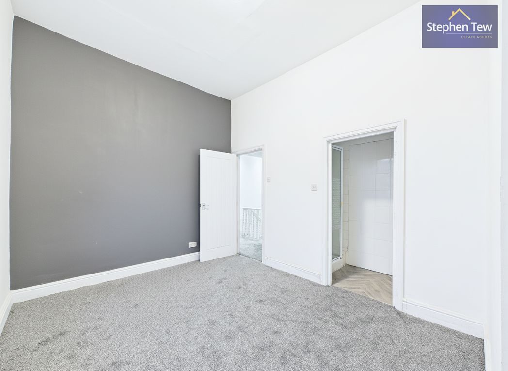 Property image 12 of 18