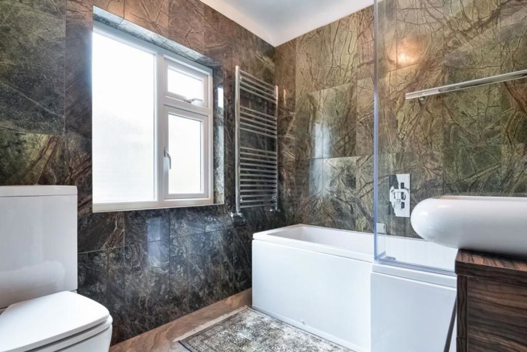 Property image 9 of 22