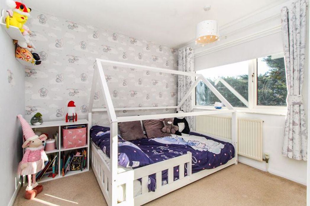 Property image 8 of 12
