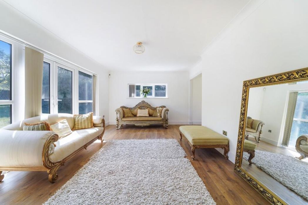 Property image 3 of 20