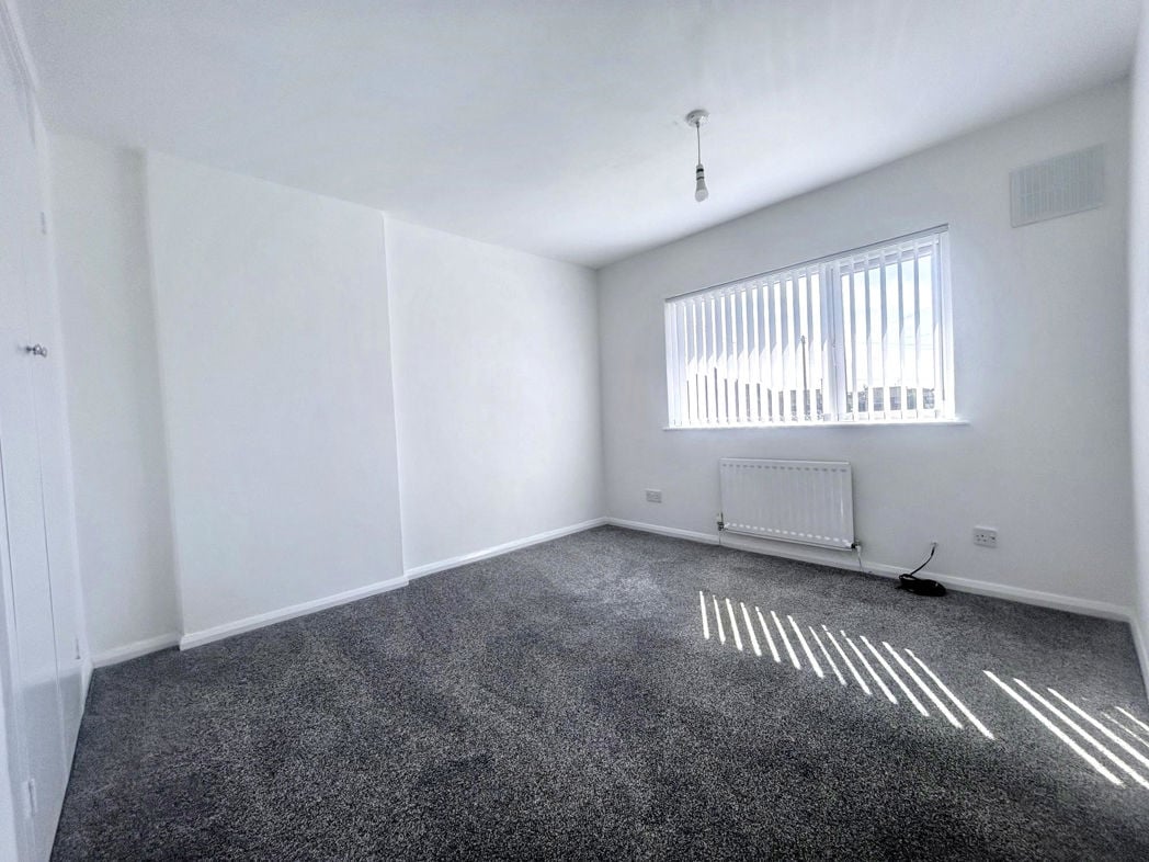Property image 8 of 21
