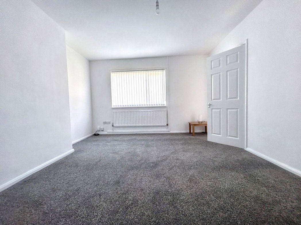 Property image 2 of 21