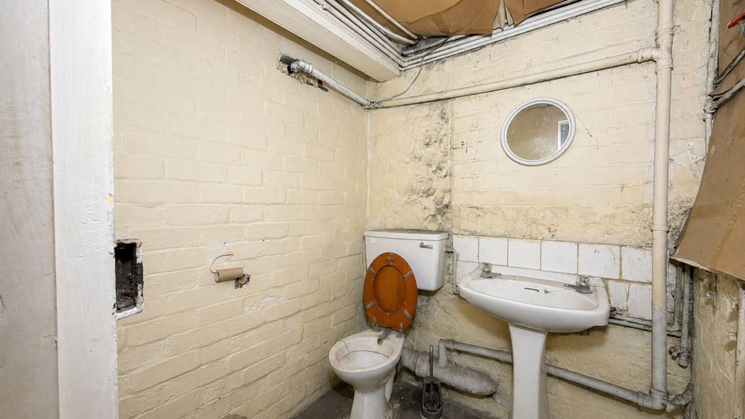Property image 6 of 11