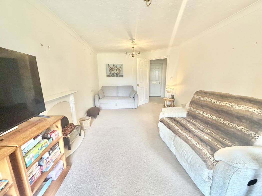 Property image 2 of 12