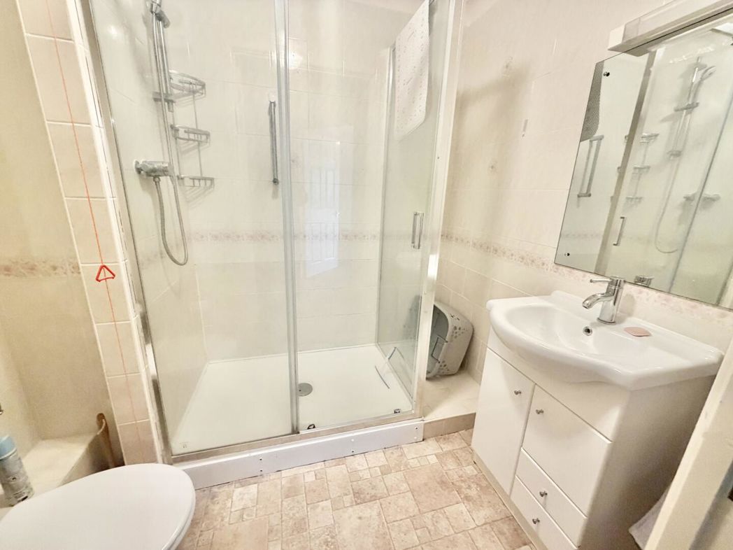 Property image 6 of 12