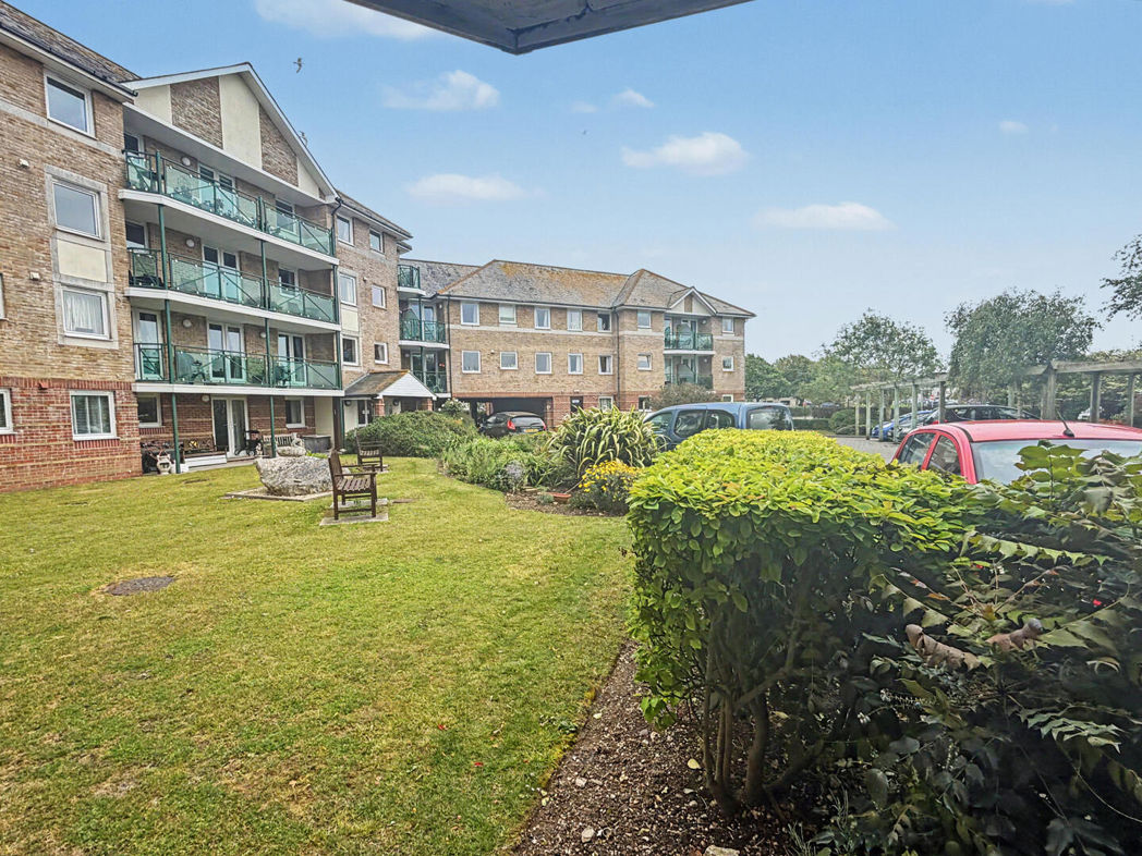 Property image 11 of 12