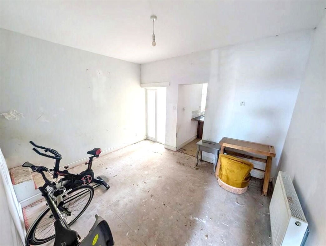 Property image 2 of 6