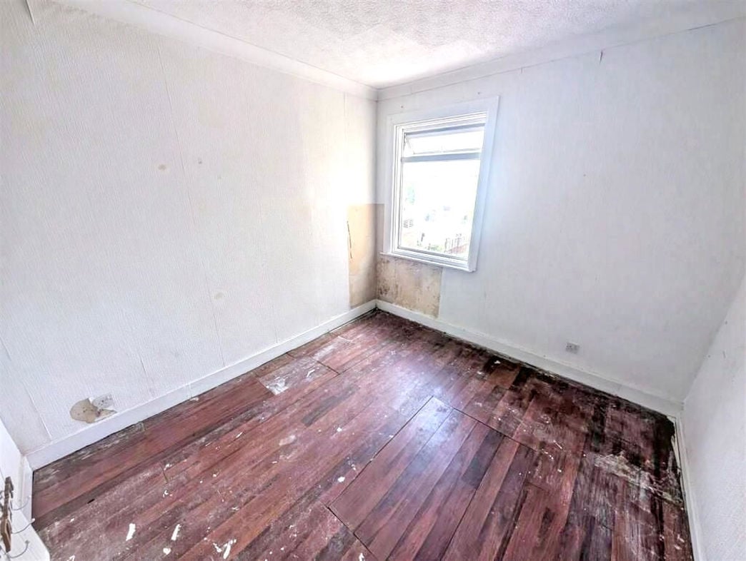 Property image 5 of 6