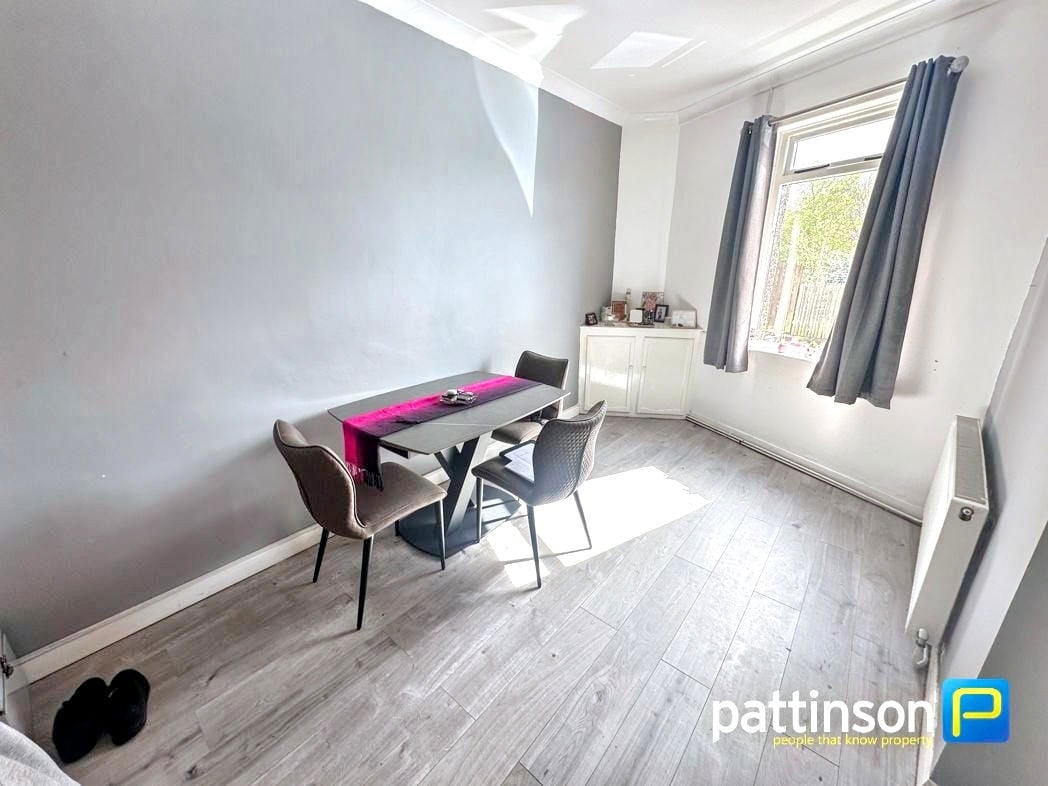 Property image 3 of 11