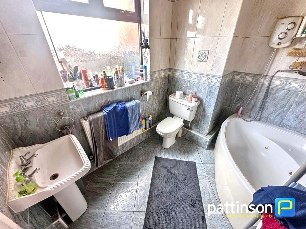 Property image 6 of 11