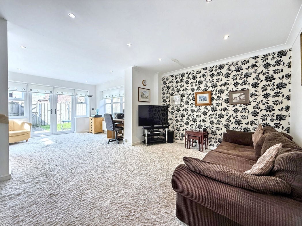 Property image 8 of 23