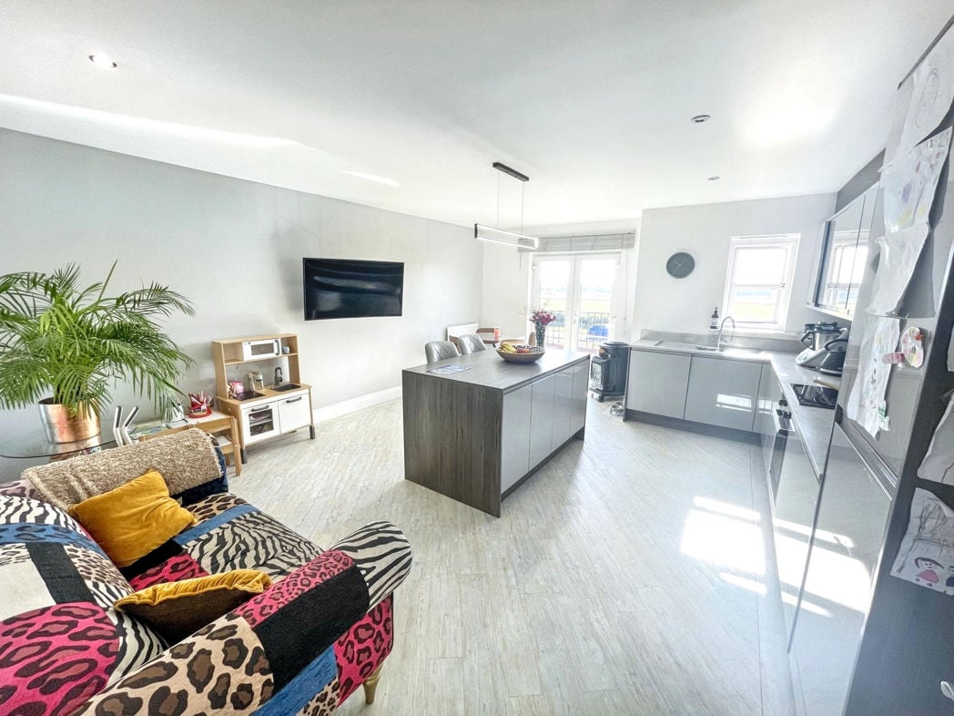 Property image 3 of 8