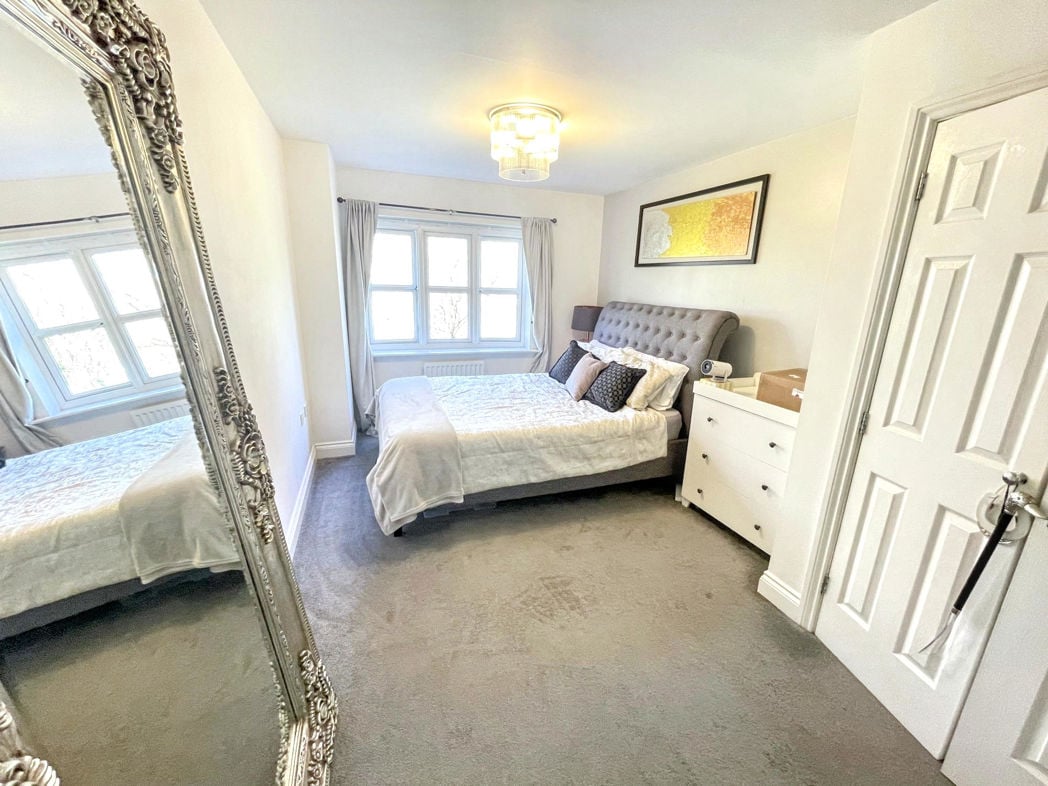Property image 5 of 8
