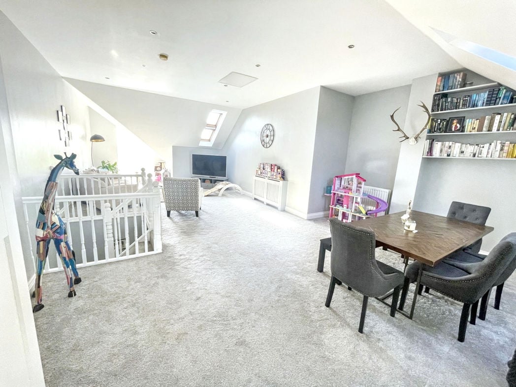 Property image 7 of 8
