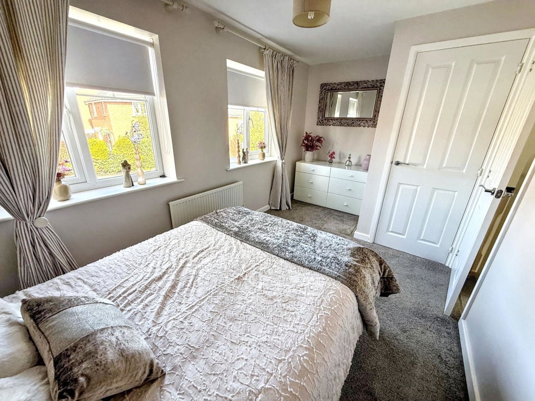 Property image 11 of 15