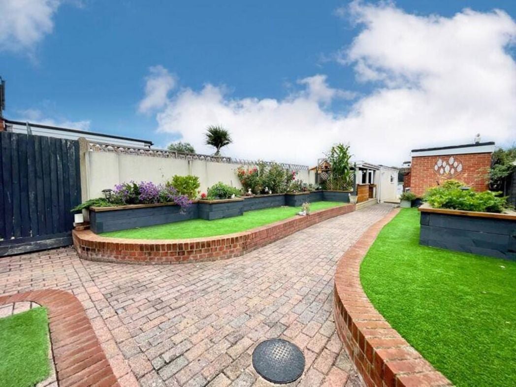 Property image 3 of 20