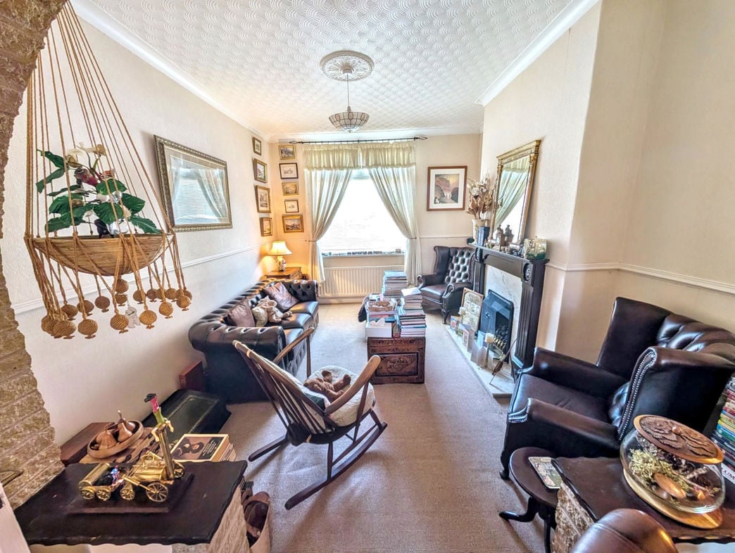 Property image 2 of 9