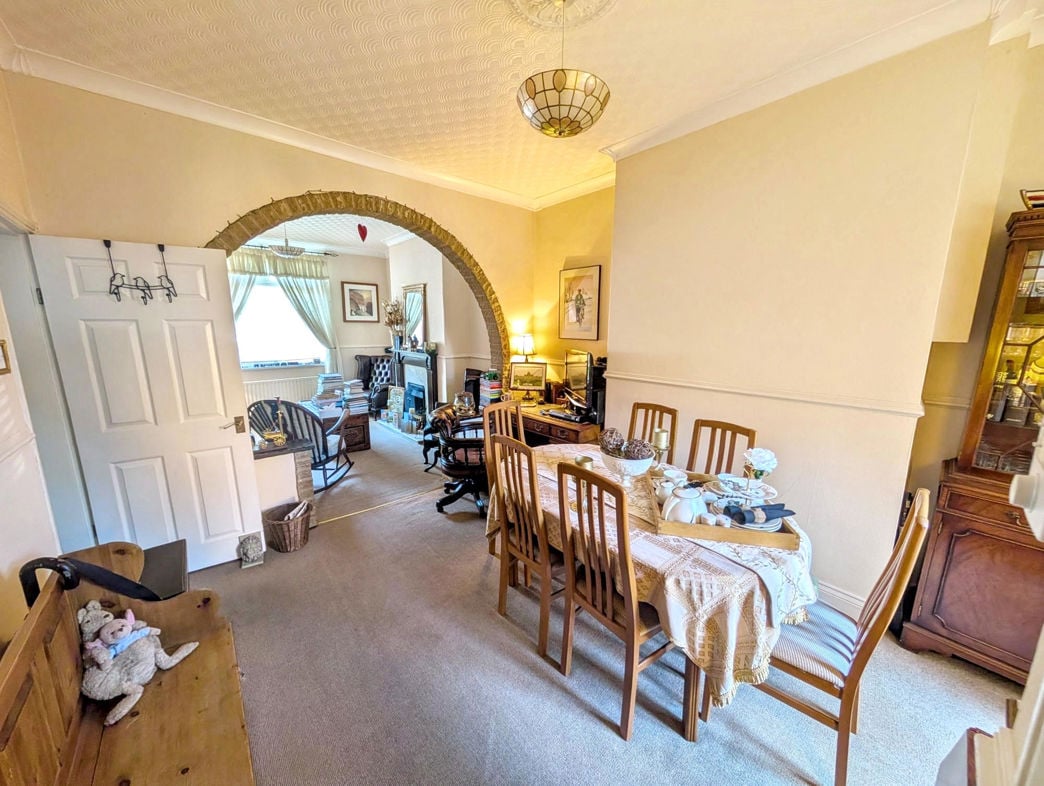 Property image 3 of 9