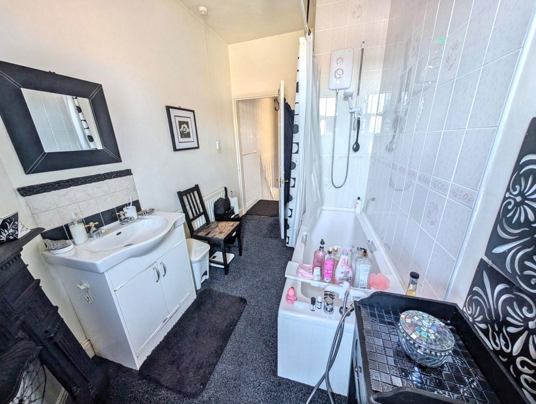 Property image 7 of 9