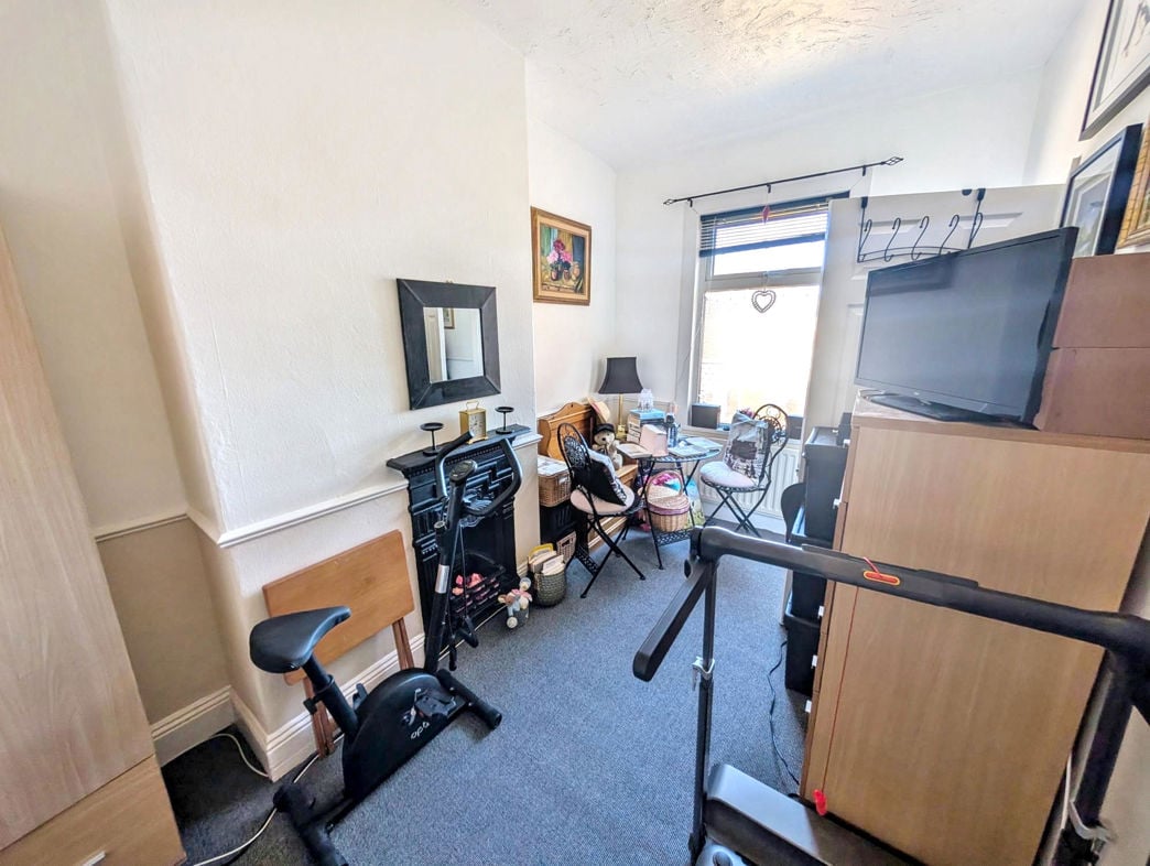 Property image 6 of 9